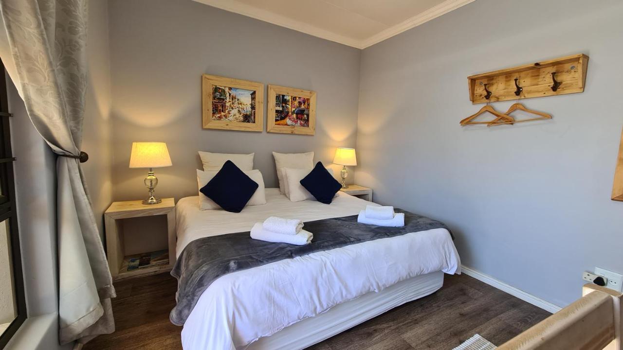 Tiende Laan Bed & Breakfast And Self-Catering Walvis Bay Exterior foto