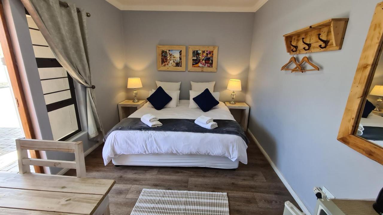 Tiende Laan Bed & Breakfast And Self-Catering Walvis Bay Exterior foto
