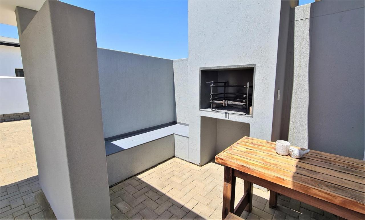 Tiende Laan Bed & Breakfast And Self-Catering Walvis Bay Exterior foto