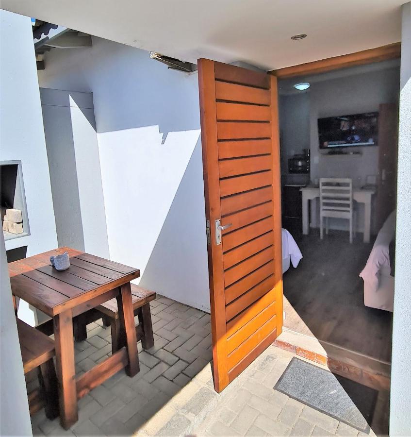 Tiende Laan Bed & Breakfast And Self-Catering Walvis Bay Exterior foto