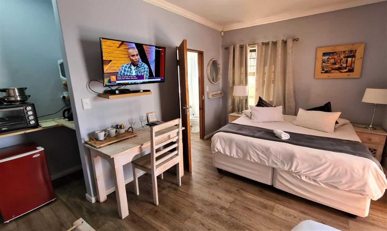 Tiende Laan Bed & Breakfast And Self-Catering Walvis Bay Exterior foto