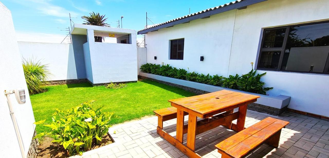 Tiende Laan Bed & Breakfast And Self-Catering Walvis Bay Exterior foto
