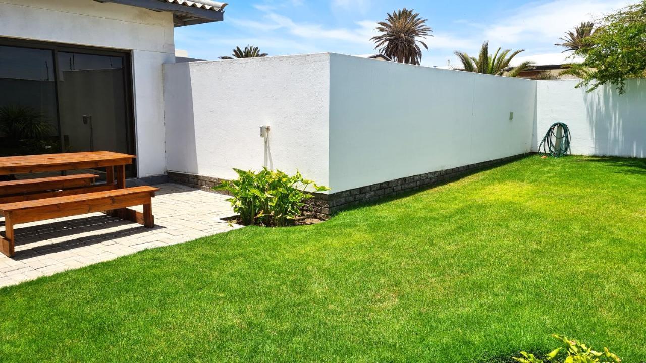 Tiende Laan Bed & Breakfast And Self-Catering Walvis Bay Exterior foto