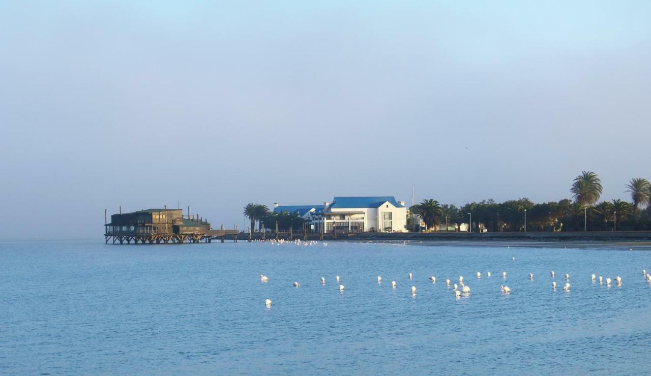Tiende Laan Bed & Breakfast And Self-Catering Walvis Bay Exterior foto