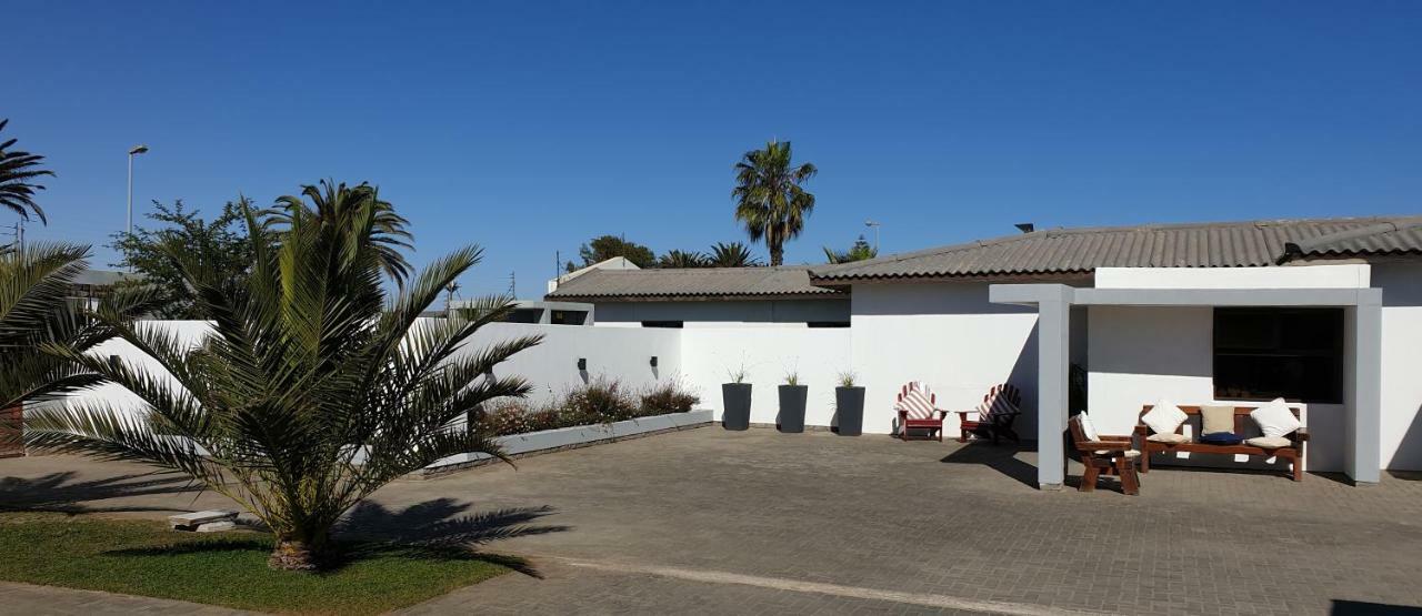 Tiende Laan Bed & Breakfast And Self-Catering Walvis Bay Exterior foto