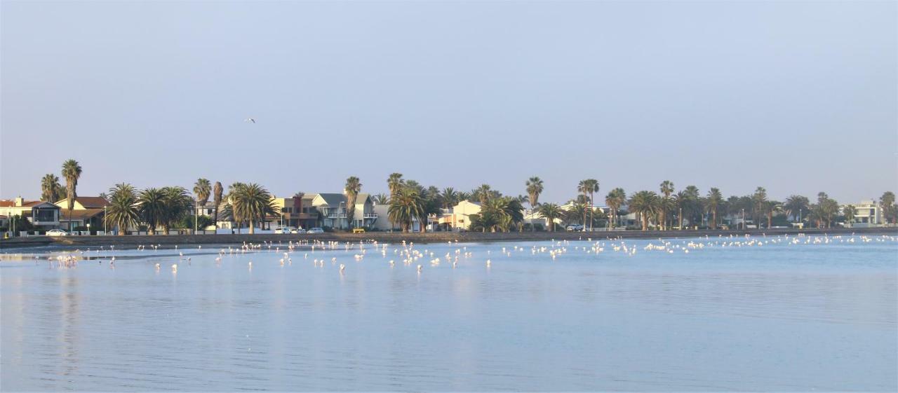 Tiende Laan Bed & Breakfast And Self-Catering Walvis Bay Exterior foto