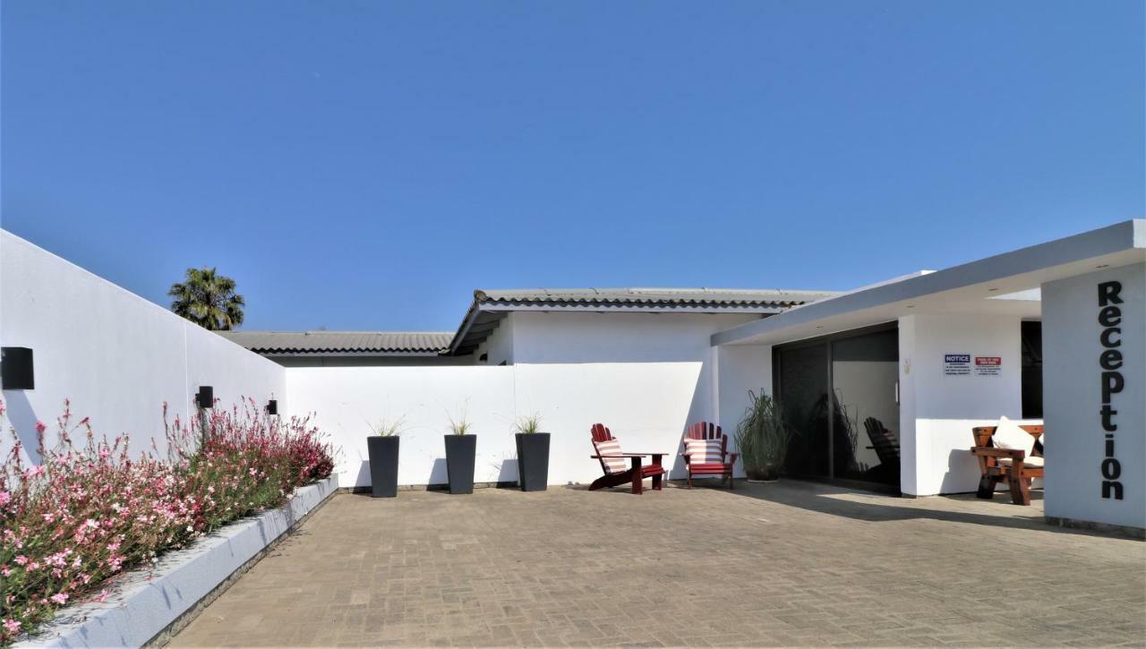 Tiende Laan Bed & Breakfast And Self-Catering Walvis Bay Exterior foto
