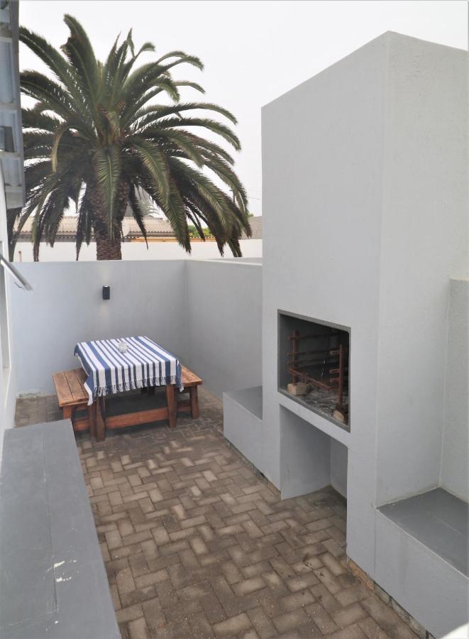 Tiende Laan Bed & Breakfast And Self-Catering Walvis Bay Exterior foto