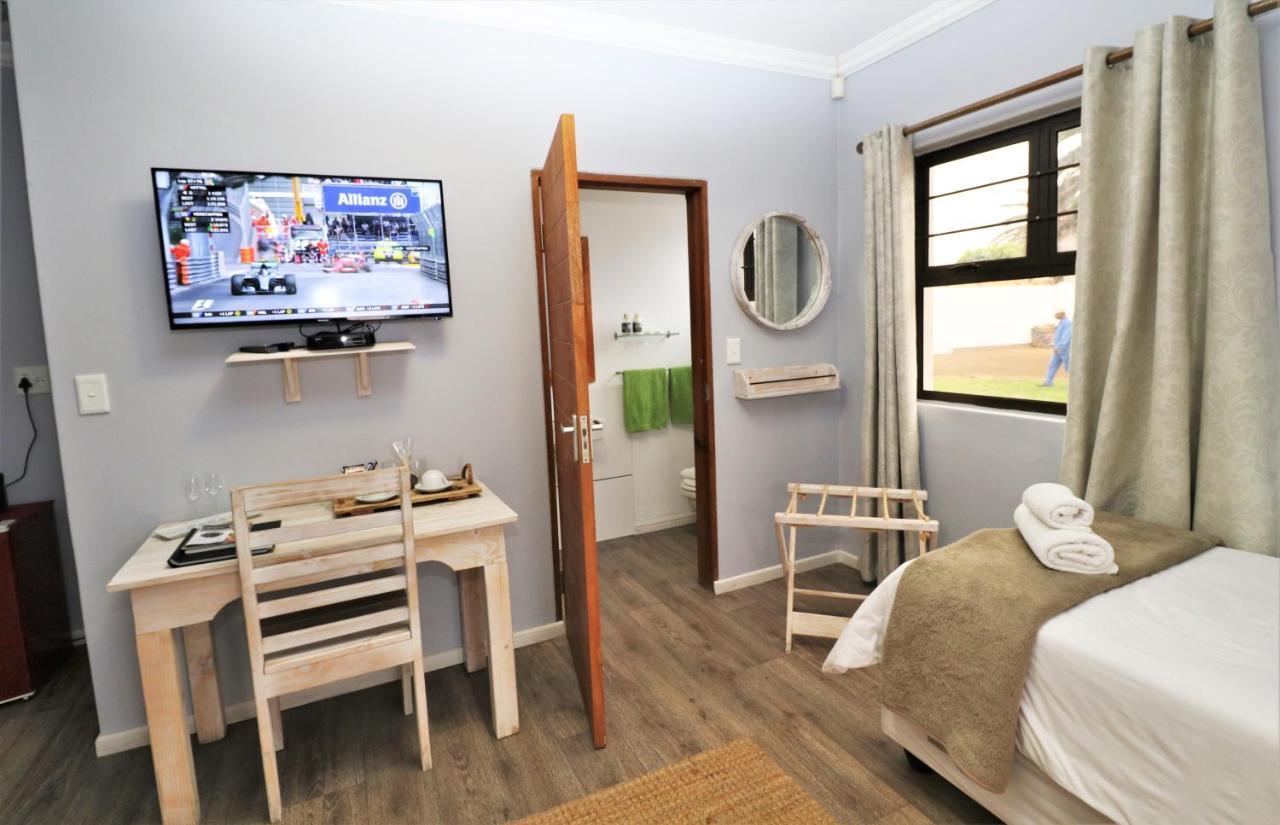 Tiende Laan Bed & Breakfast And Self-Catering Walvis Bay Exterior foto