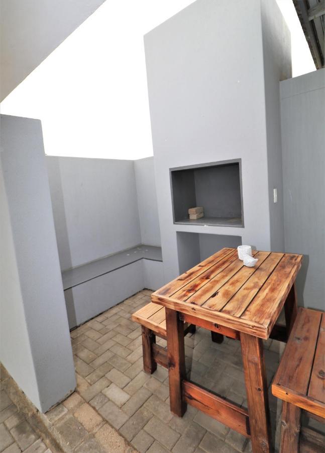 Tiende Laan Bed & Breakfast And Self-Catering Walvis Bay Exterior foto